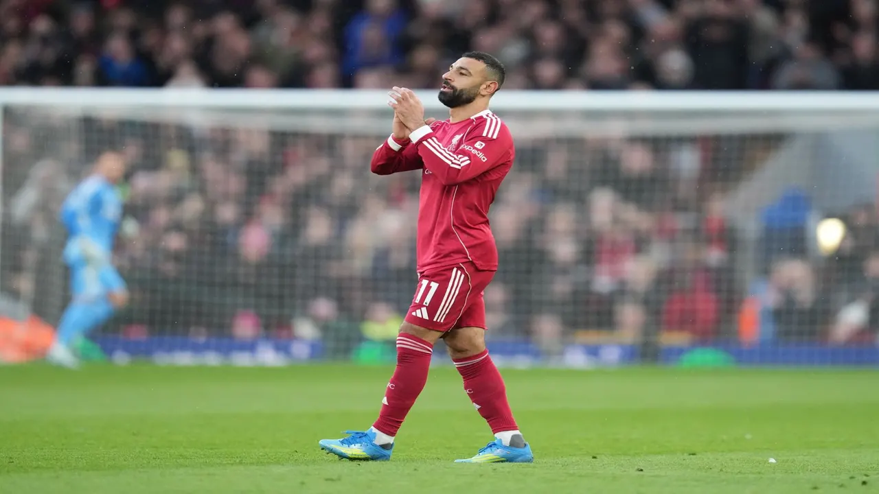 محمد صلاح يصنع التاريخ من جديد في «البريميرليغ»